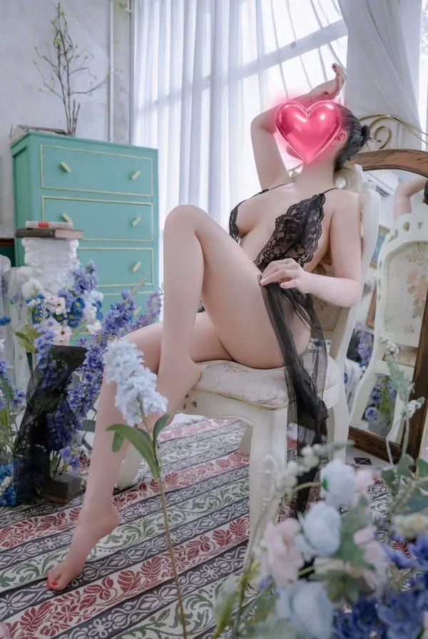 MINH ANH - VÚ TO CỰC DÂM FULL SERVICE 