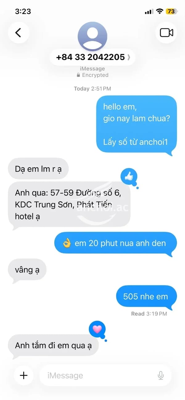 be vui tinh, nhi nhanh, đùa gion voi be vui qua quen không xin be chup hinh. hen