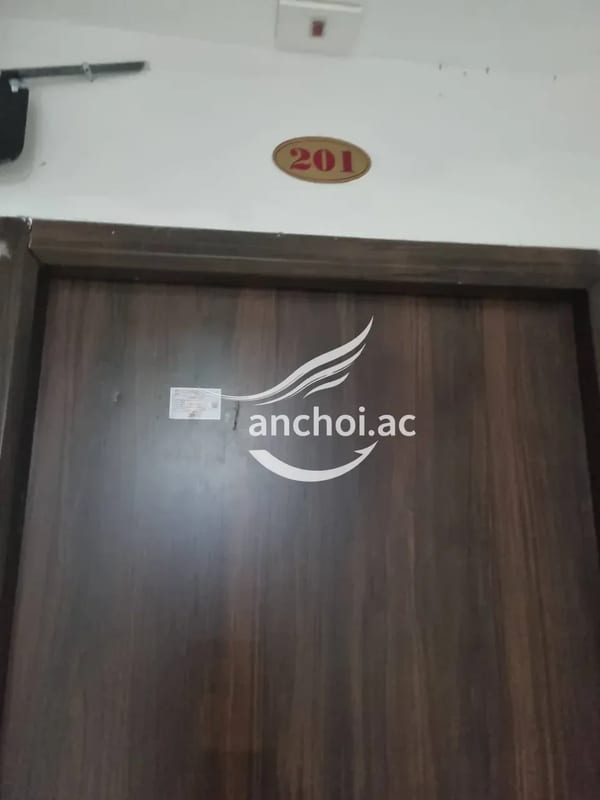 Vừa mới gặp người đẹp xong, giá hạt dẻ mà hàng ngon lành, thái độ vui vẻ tình cả