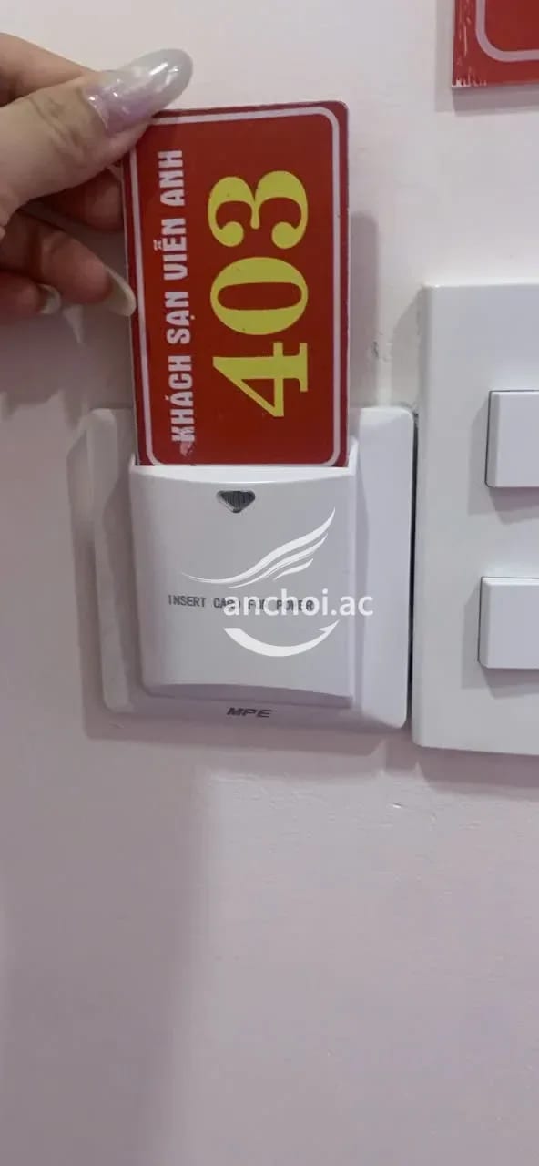 Một em quá ngon, chân dài mặt xinh da trắng, vú khủng — ảnh 3