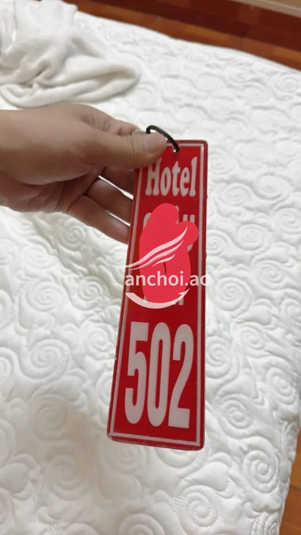 Một em gái rất trẻ đẹp xinh xắn đáng yêu chuẩn gái non 18 nhé anh em. Nào tình c — ảnh 4